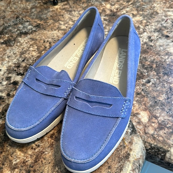 Lands' End Shoes - Lands End women’s size 10 Comfort step shoes.